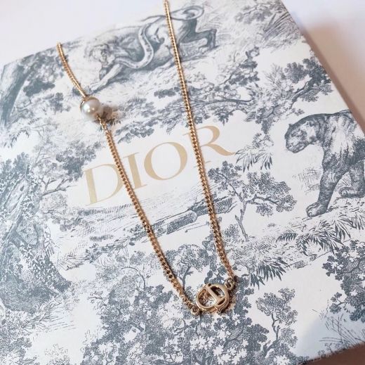 Faux Dior Adjustable Long Chain Design CD Letters Embellished With White Resin Pearl Detail Elegant Women'S Necklace