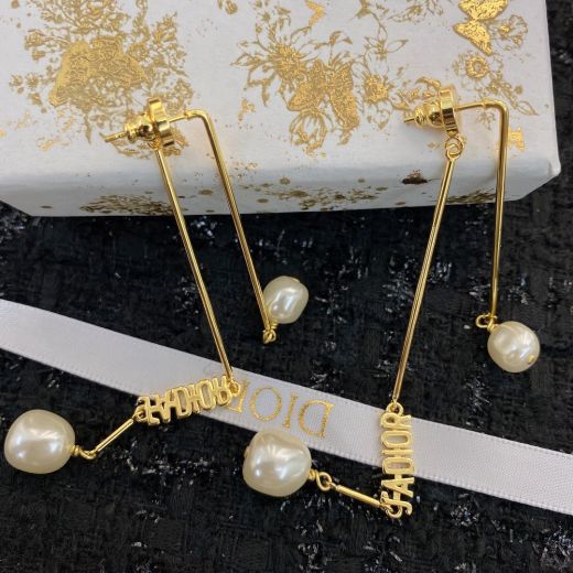 Replica Dior Integrated Clasp Stick Shape Design White Resin Pearl Brand Letter Logo Pendant Gold Earrings For Elegant Women