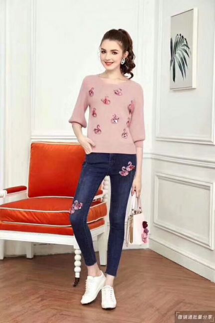 Top Sale Dior Pretty Swan Embroidery Trimming Ladies Suits (Pink 3/4 Sleeve Sweaters + Slim-fit Jeans )